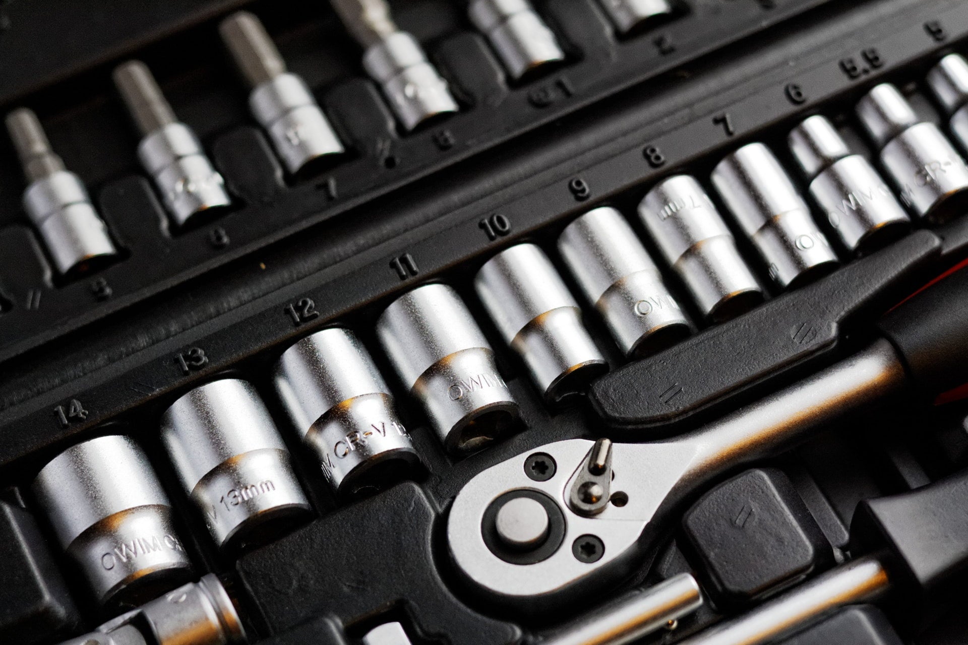 Fixing & Fasteners – Metal By The Metre